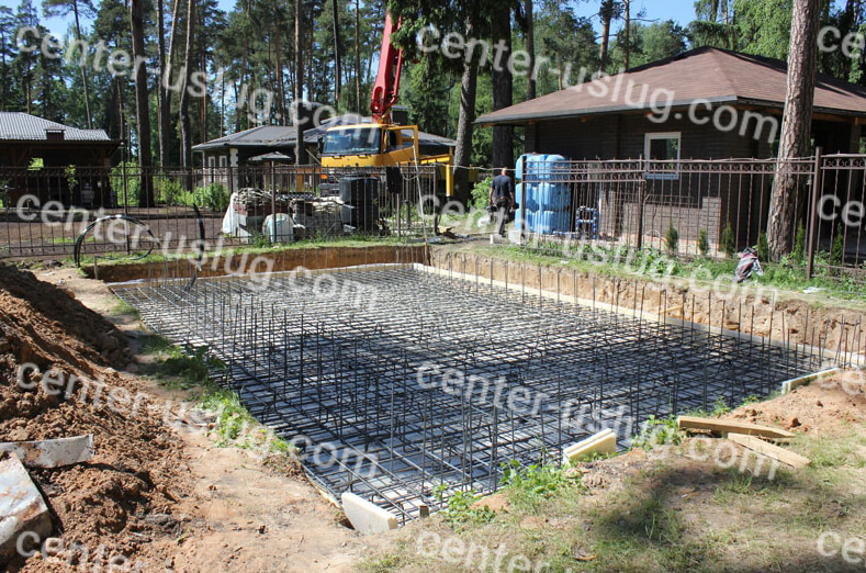 Монолитная плита с верхним ростверком под беседку